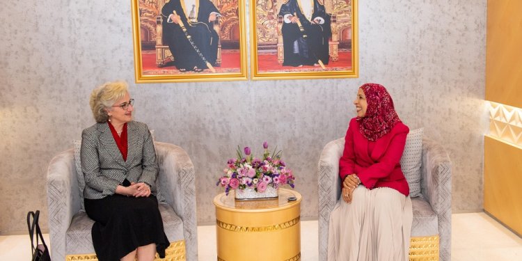 سلطنة عُمان ولبنان تبحثان تطوير التعاون التربوي