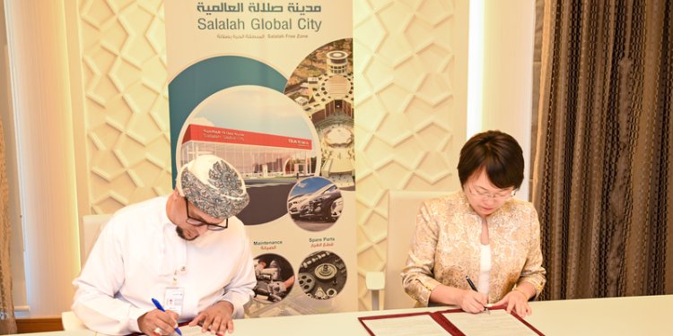شراكة عُمانية صينية تمهّد لإنشاء أول مصنع سيارات في صلالة
