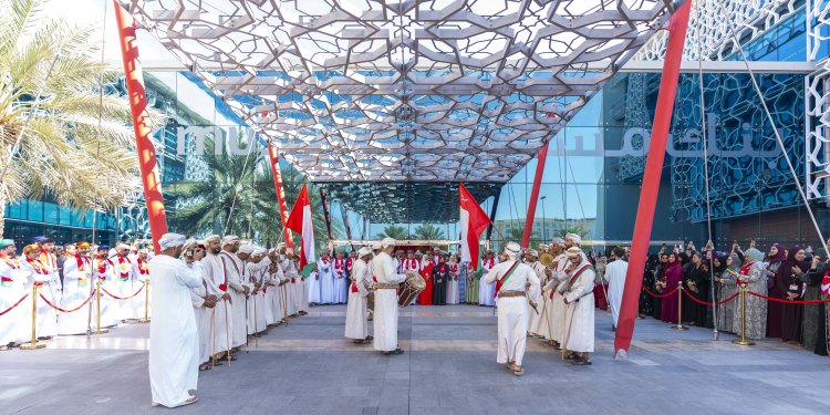 بنك مسقط يحتفى باليوم الوطني ويؤكد على مساهمته في تعزيز التنمية الاقتصادية