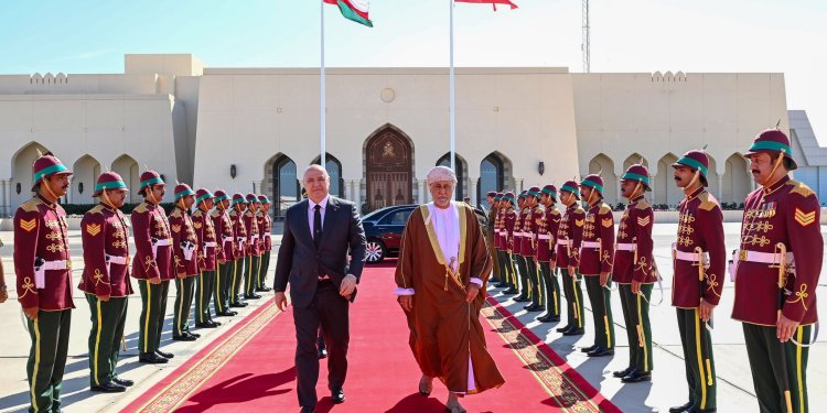 الرئيس اللبناني يختتم زيارته الرسمية لسلطنة عُمان