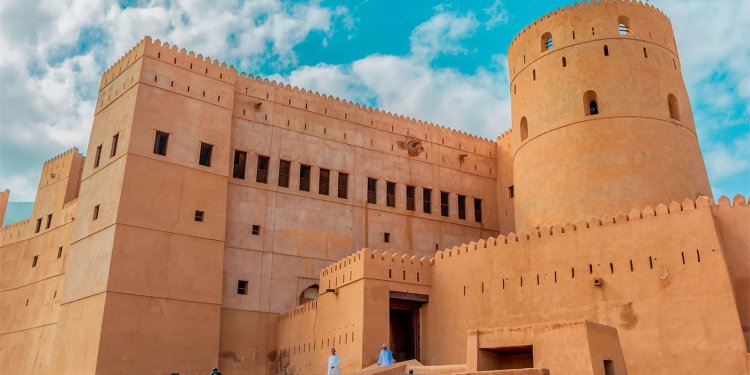 39 ألف موقع أثري في سلطنة عُمان و670 ألف زائر للقلاع والحصون خلال عام واحد.. إليك التفاصيل