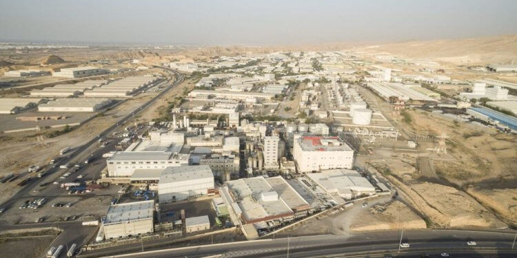 تدشين 6 مشروعات صناعية كبيرة بأكثر من 900 مليون ريال عُماني