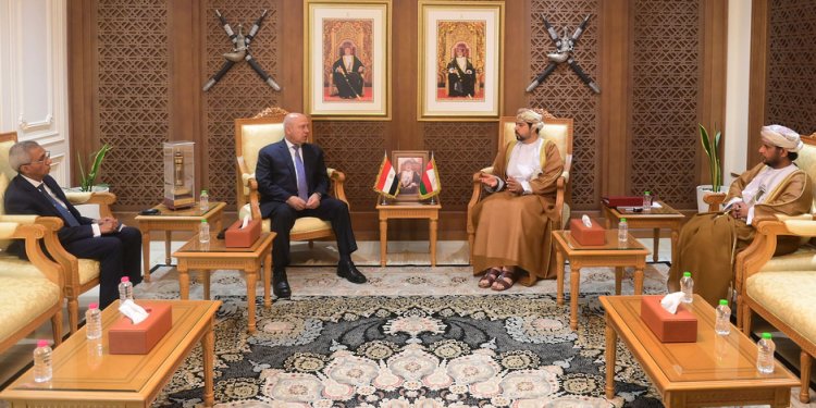سلطنة عُمان تبحث مع مصر تعزيز التكامل الصناعي والاستثماري