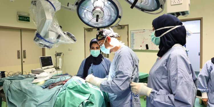 313 عملية جراحية متقدمة تجسّد اللامركزية وتكامل الخدمات التخصصية بـ “خولة والنهضة”