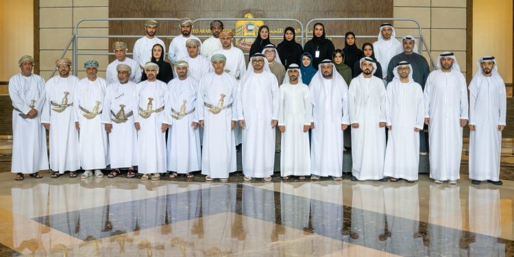 سلطنة عُمان ودولة الإمارات تبحثان تطوير التعاون القنصلي المشترك