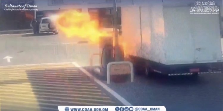 إصابة شخص إثر انفجار خزان وقود شاحنة في محطة تعبئة بنزوى