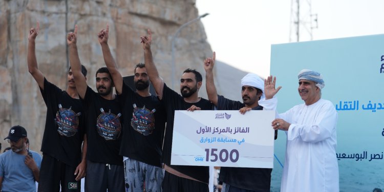 مكتب محافظ مسندم ينظّم سباق قوارب التجديف التقليدية ضمن فعاليات موسم الشتاء مسندم