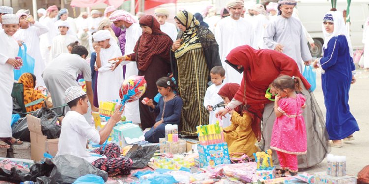 عُمان.. طقوس اجتماعية تتجدد كل عام