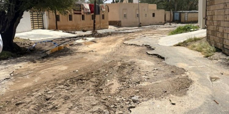 بلدية الداخلية وهيئة المشاريع والمناقصات والمحتوى المحلي تقيّمان ميدانيًا أضرار الطرق