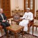 خلال استقباله السفير الألماني المعتمد لدى اليمن … وزير المكتب السلطاني يبحث تطورات الأزمة اليمنية