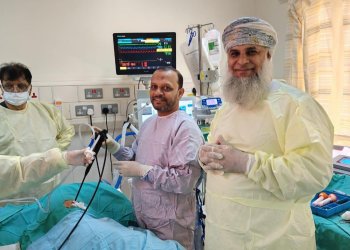 “السلطاني” أول مستشفى حكومي يطلق خدمة المنظار الصدري الطبي