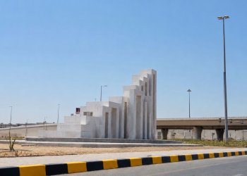 بـ156 قطعة من الرخام العُماني.. ماذا نعرف عن منحوتة جسر صحار؟