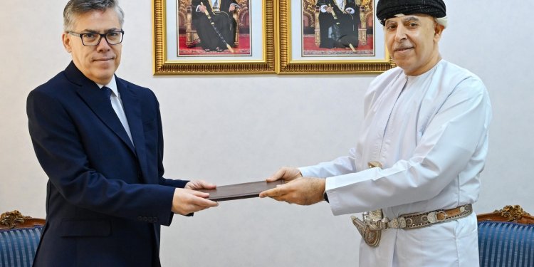 الخارجية تتسلّم خطاب اعتماد القائم بأعمال السفارة السورية لدى سلطنة عُمان