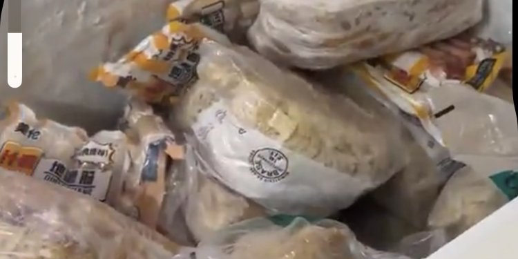 ضبط كميات كبيرة من الكحول والسجائر ولحم الخنزير في صحار