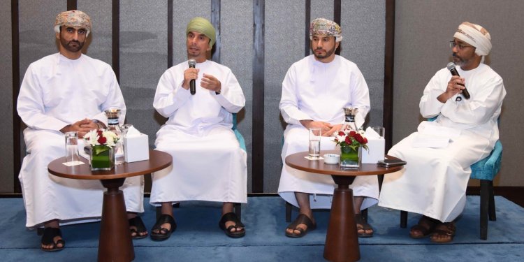 نظمها بنك مسقط بالتعاون مع عدد من المؤسسات .. ندوة المدفوعات الرقمية تطرح أوراق عمل متخصصة تؤكد على تعزيز الكفاءة والتوعية والالتزام بتوفير خدمة الدفع الإلكتروني للمستهلكين