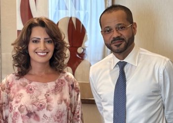 معالي البدر .. حين تحدثت عُمان من باريس