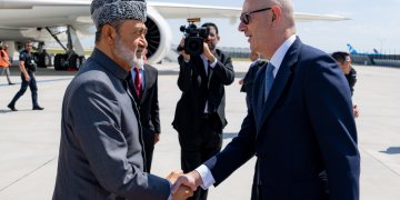 جلالة السلطان المعظم يختتم زيارته في فرنسا