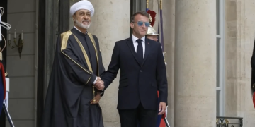 جلالةُ السُّلطان والرئيسُ الفرنسي يشهدان التّوقيع على 6 اتفاقيّات و3 مذكّرات تفاهم و3 إعلانات نوايا بين البلديْن الصّديقيْن