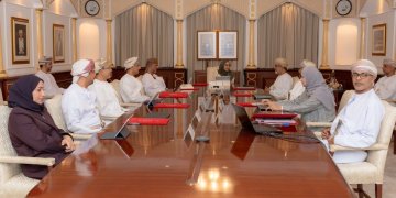 جامعة السلطان قابوس تستحدث تخصصًا فرعيًا في تقنية النانو وتعتمد كلية للدراسات التحضيرية