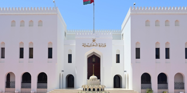 سلطنة عُمان تعرب عن تضامنها مع دولة قطر