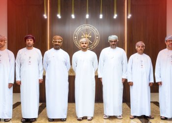 بالصور.. سمو السيد ذي يزن يزور البنك المركزي العُماني