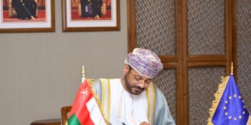 مسقط وبروكسل.. حيث تتخذ الثقة صورتها الدبلوماسية