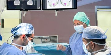 إنجاز طبي جديد.. أول عملية استبدال كامل للمفصل الفكي الصدغي في المدينة الطبية الجامعية