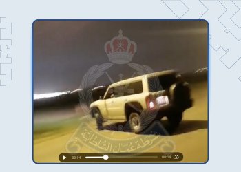 توقيف مواطن خليجي بسبب الاستعراض والتفحيط بمركبته في صلالة