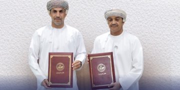 وزارة العمل وبلدية ظفار توقّعان برنامج تعاون لتوفير 1500 فرصة عمل جزئي خلال موسم الخريف