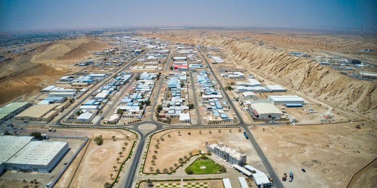 رغم تراجع عددها.. القيمة المضافة للمؤسسات الخاصة النشطة تتجاوز 8 مليارات ريال عُماني
