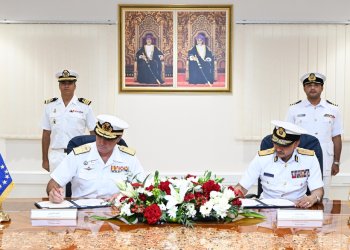 سلطنة عُمان والاتحاد الأوروبي يجددان بروتوكول التعاون في الأمن البحري
