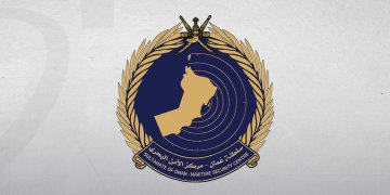 إنقاذ 23 من طاقم سفينة تجارية قبالة سواحل مسندم والبحث مستمر عن مفقود